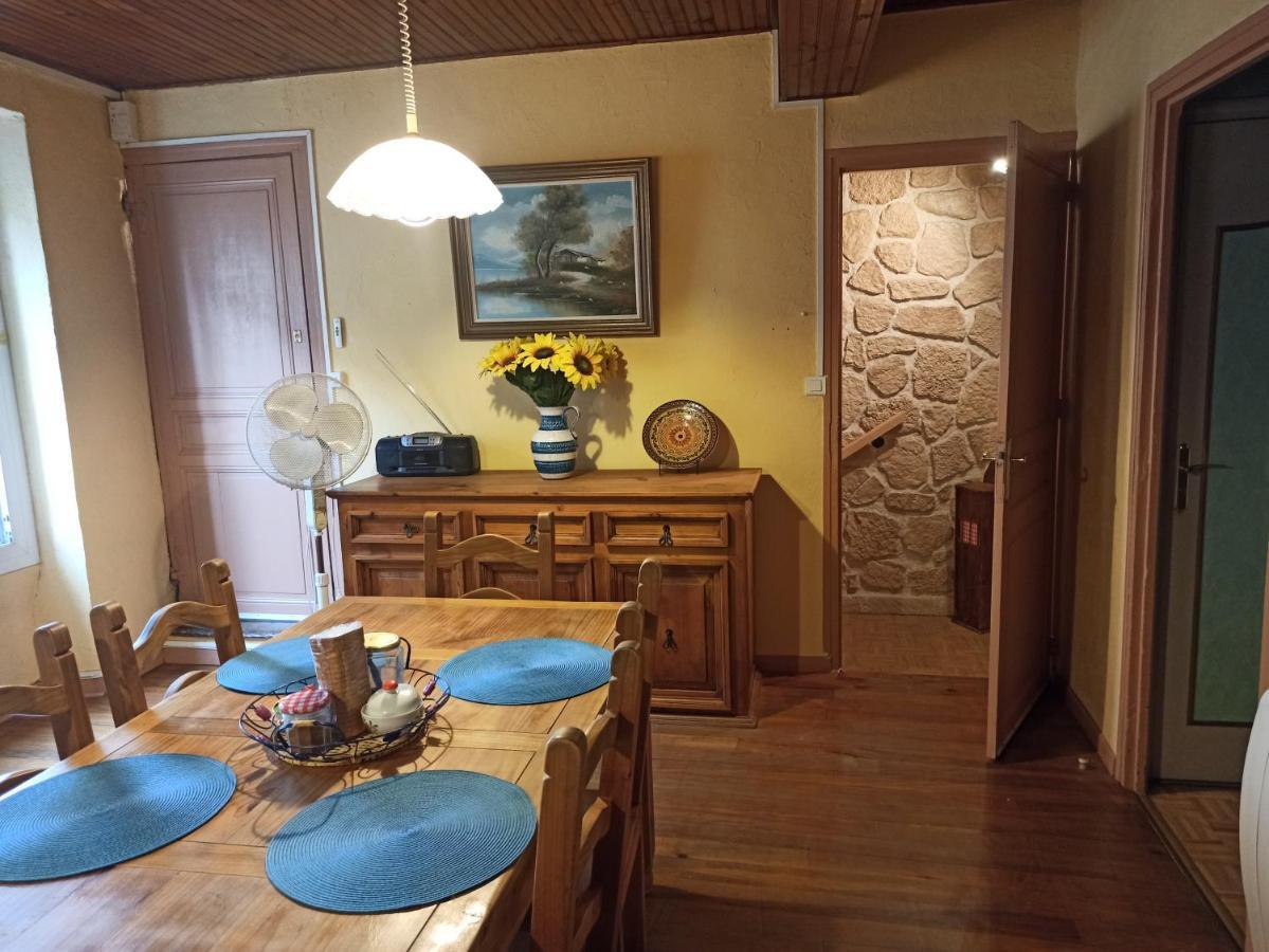 Maison Familiale Centenaire De Vigneron Montescot Экстерьер фото