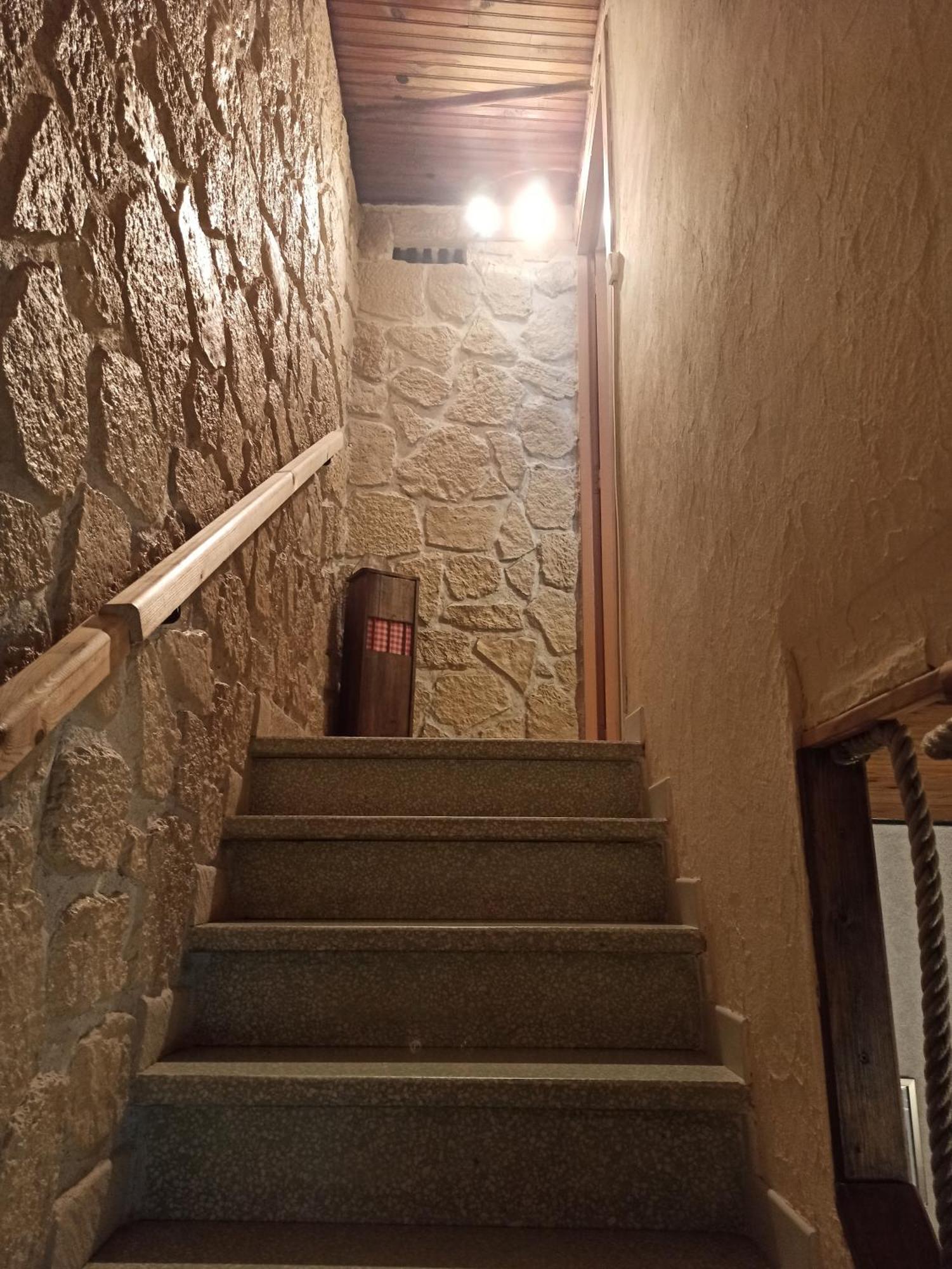 Maison Familiale Centenaire De Vigneron Montescot Экстерьер фото